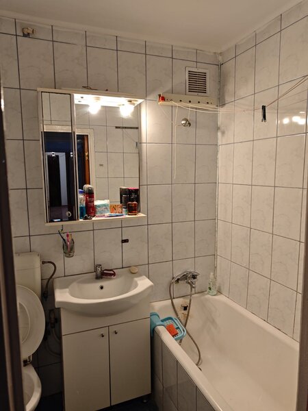 Piata Straduintei, Niculitel, vand apartament 3 camere