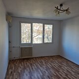 Piata Straduintei, Niculitel, vand apartament 3 camere